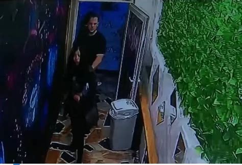 Mujer Estuvo Con Poulos En El Apartamento En El Que Fue Asesinada