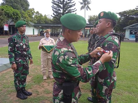 Dandim 0801 Pacitan Pimpin Upacara Pengibaran Bendera Dan Kenaikan