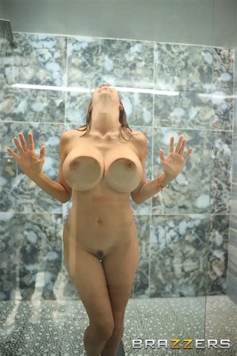 Delicious Busty Milf Alexis Fawx Nude Squeezing Big Boobs Against