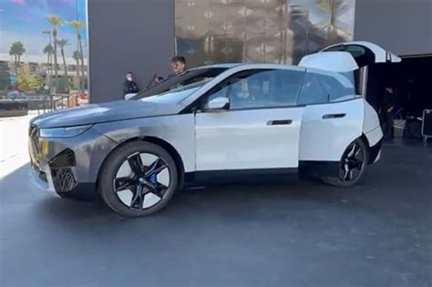 Una pintura que cambia de color lo último de BMW en el CES 2022