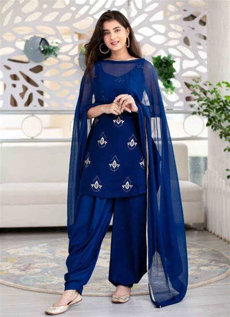 10 Stylish Patiala Salwar Suit To Up The Glam Quotient