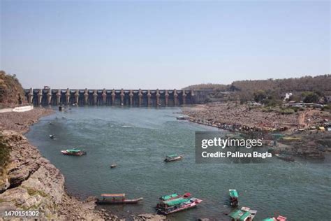 Omkareshwar Dam Photos and Premium High Res Pictures - Getty Images