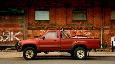 IMCDb.org: 1988 Toyota Hilux 2.4 TD 4x4 [N50] in "Top Gear, 2002-2015"