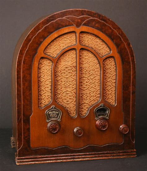 Rca Victor Model R28 Cathedral Type Tube Radio Late Version 1933