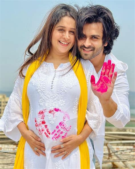 Holi 2023 Pregnant Dipika Kakar Baby Bump PICS Twins With Husband