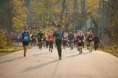 De Toutes Les Couleurs Pour Les Coureurs Du Marathon Du Ptit Train Du