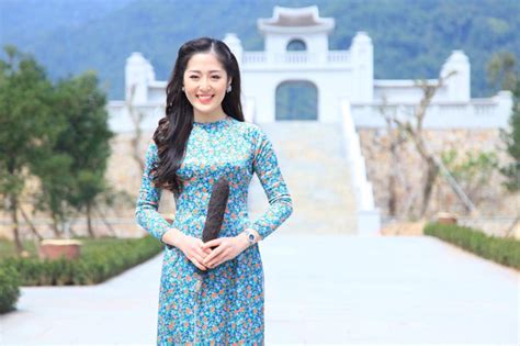 Cuộc sống hiện tại của nữ MC truyền hình từng được mệnh danh hot girl thời tiết giờ ra sao