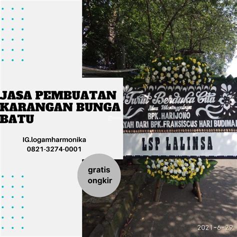 Pengrajin Karangan Bunga Di Batu Tribun Jualbeli