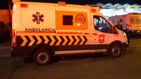 Roban Ambulancia De La Cruz Verde A Punta De Pistola De Utiler A La