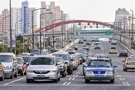 中國首支原油期貨掛牌上市：你我的加油錢 未來將由中國決定？｜天下雜誌