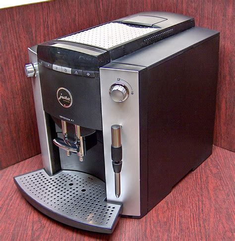 Jura Impressa F7 Superautomatic Espresso Machine