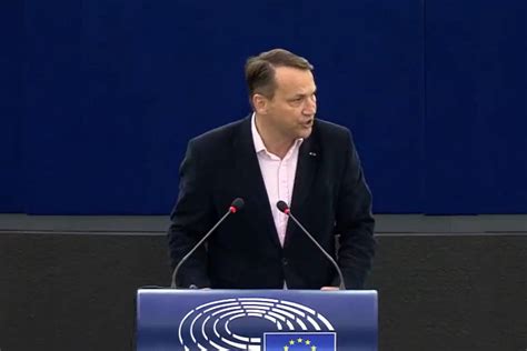 Radosław Sikorski w Parlamencie Europejskim Zdelegalizujmy offshore