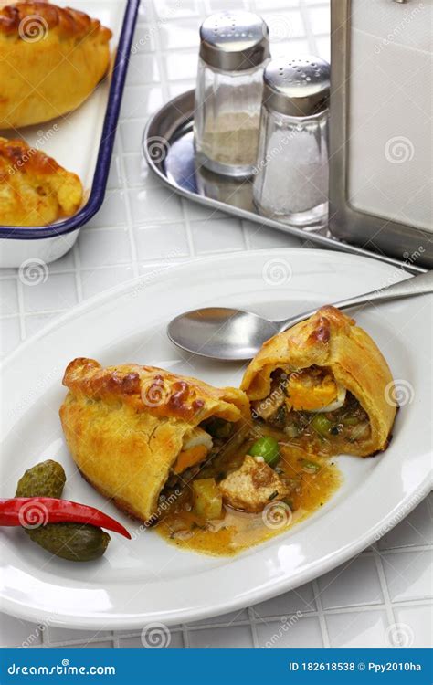 Saltena, Bolivian Juicy Filling Empanada Stock Photo - Image of mince, breakfast: 182618538