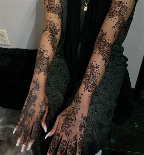 Pin By Y On Hennaa In Henna Style Tattoos Wedding Henna