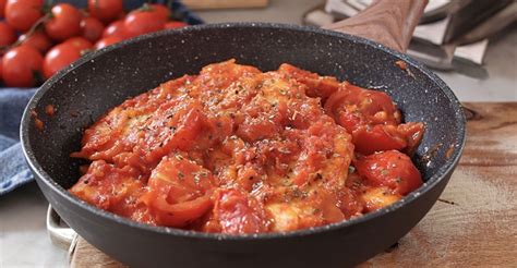 Poulet sauce tomate à la poêle plat simple et pas cher