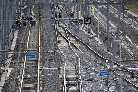 Treno deragliato Rfi riattivata la linea ad Alta velocità Roma Napoli