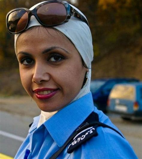 Mujeres policías: Fotos del poder femenino en las calles del mundo ...