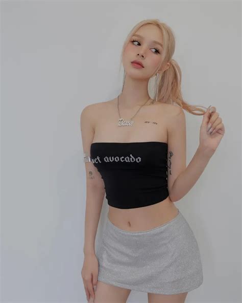 Tuy N Ch N Nh Xo I Non Bikini Quy N R V G I C M Nh T