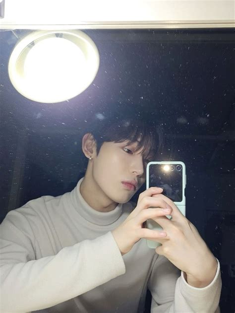 Kim Sunoo Weverse Sunoo Mirror Selfie Sunoo Selca Sunoo Enhypen