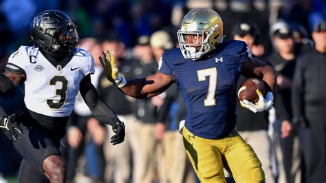 Notre Dame Moves Up To No 17 In Coaches Poll Yardbarker