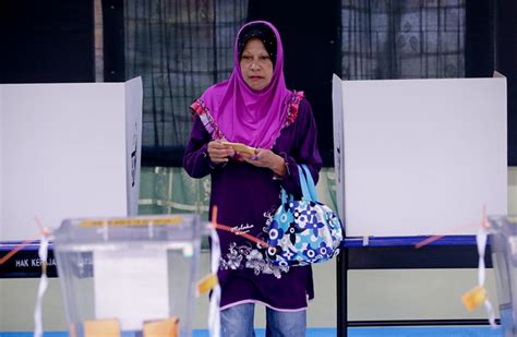 Malaysians Form Lines To Vote In Fiercely Contested Election News