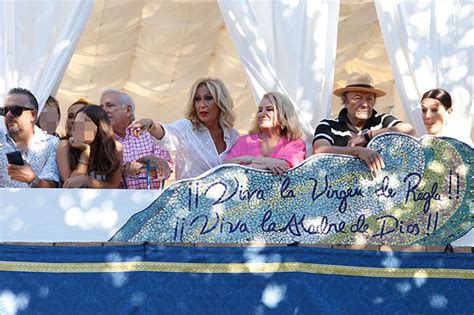 Rosa Benito y su espectacular posado en bikini a los 66 años