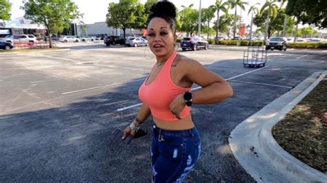 10 Hot Sexy Yoki Sturrup Bikini Pics