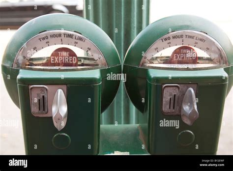 Fahrkartenautomat Oder Parkuhr Fotos Und Bildmaterial In Hoher