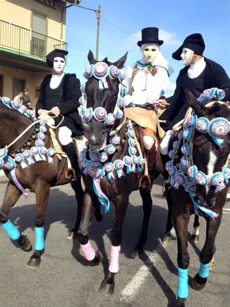 Su Componidori Sartiglia Marted Cavalli