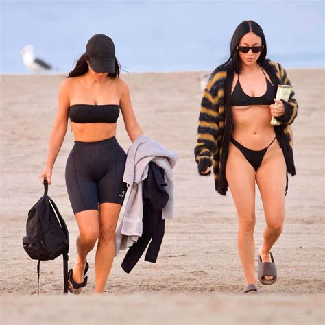 Kim Kardashian presumió sus curvas en un bikini durante un paseo por Malibú Infobae