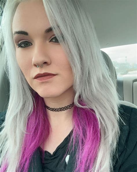 Julia Lynn (@julia_lynnofficial) • Instagram photos and videos