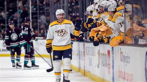 Forsberg Scores Go Ahead Goal Predators Extend Winning Streak To 5