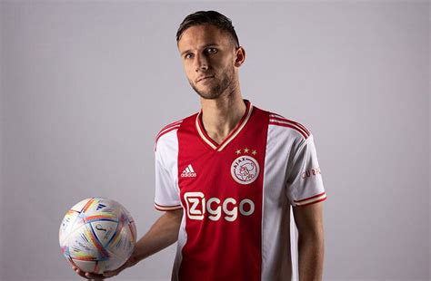 Branco Van Den Boomen Pulang Ke Ajax Karena Sven Mislintat