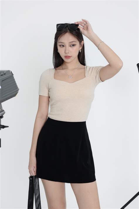 Tpz Sun Padded Knit Top In Cream Beige Topazette