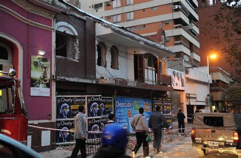 Se desplomó el balcón de una casa céntrica