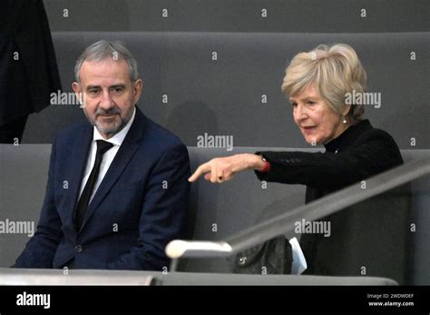 Hermann Parzinger Und Friede Springer Beim Trauerstaatsakt F R Den