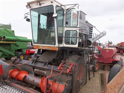 Allis Chalmers Gleaner K combine Allis Chalmers Tractors, Combine ...