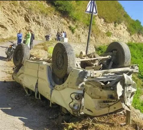 उत्तराखंड यहां पर्यटकों का वाहन खाई में गिरा 6 लोगों की दर्दनाक मौत Uttarakhand Uday