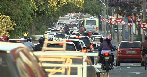 G1 Motoristas Se Confundem No 1º Dia útil Após Mudanças Na Av 85