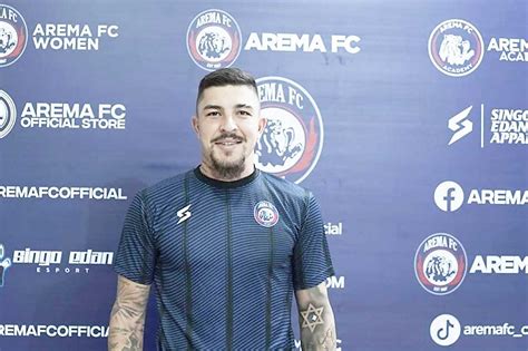 Resmi Gabung Arema Fc Gelandang Charles Raphael Asal Brasil Koran