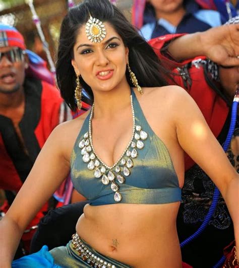 Sakshi Chowdary Hot Cleavage And Navel Show Photos Hot Blog Photos