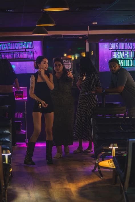 Step into... - Ground Level Lounge & Hawaii's Luxury Hookah | Facebook