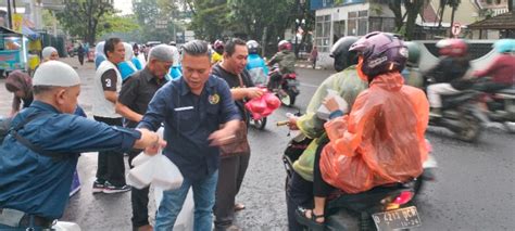 PWIBerbagi Aksi Sosial PWI Pokja Kota Bandung Pererat Kebersamaan Di