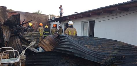 General Villegas se incendió un galpón detrás de una casa y afectó