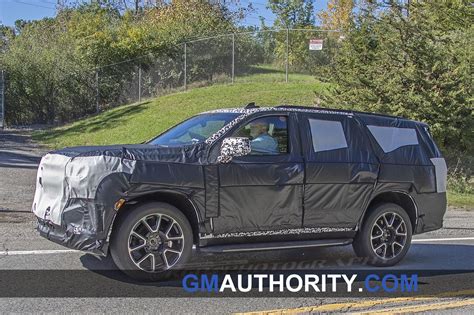 New Spy Photos Show Chevy's Upcoming 2020 Tahoe RST | GM Authority