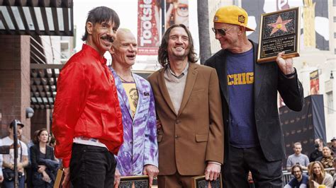Lirik Lagu Around The World Red Hot Chili Peppers Ragam Bola