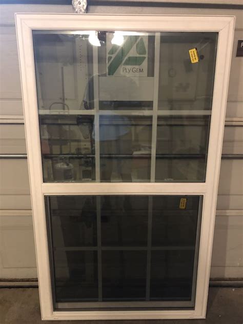 Ply Gem 35 5 In X 59 5 In Single Hung Vinyl Window White For Sale In Houston Tx Offerup