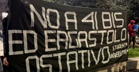 Cospito Scontri E Fumogeni Al Corteo A Milano L Anarchico In Gravi