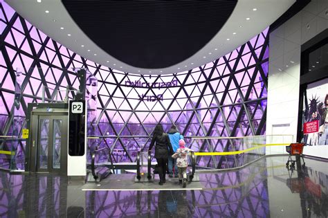 У Києві відкрили ТРЦ Respublika Park з атракціонами та критою «оазою ...
