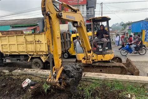 Sedimentasi Penyebab Utama Pasar Barukai Kbb Langganan Banjir